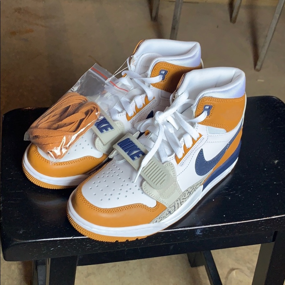 Nike Air Jordan Legacy Size 6